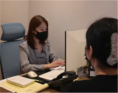 ภาพในคลินิก: การฉีด Skinplus Hyal ที่ Yaan Clinic ย่านกังนัม กรุงโซล