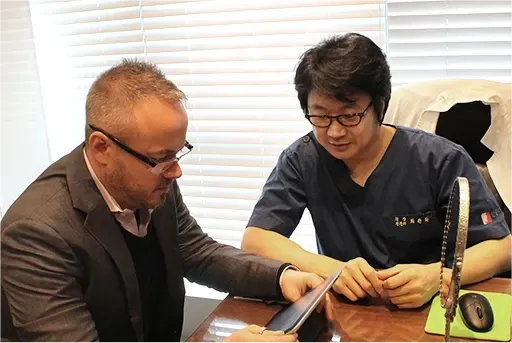 学术交流与现场示范 — 首尔江南 Yaan Clinic 的 Sculptra